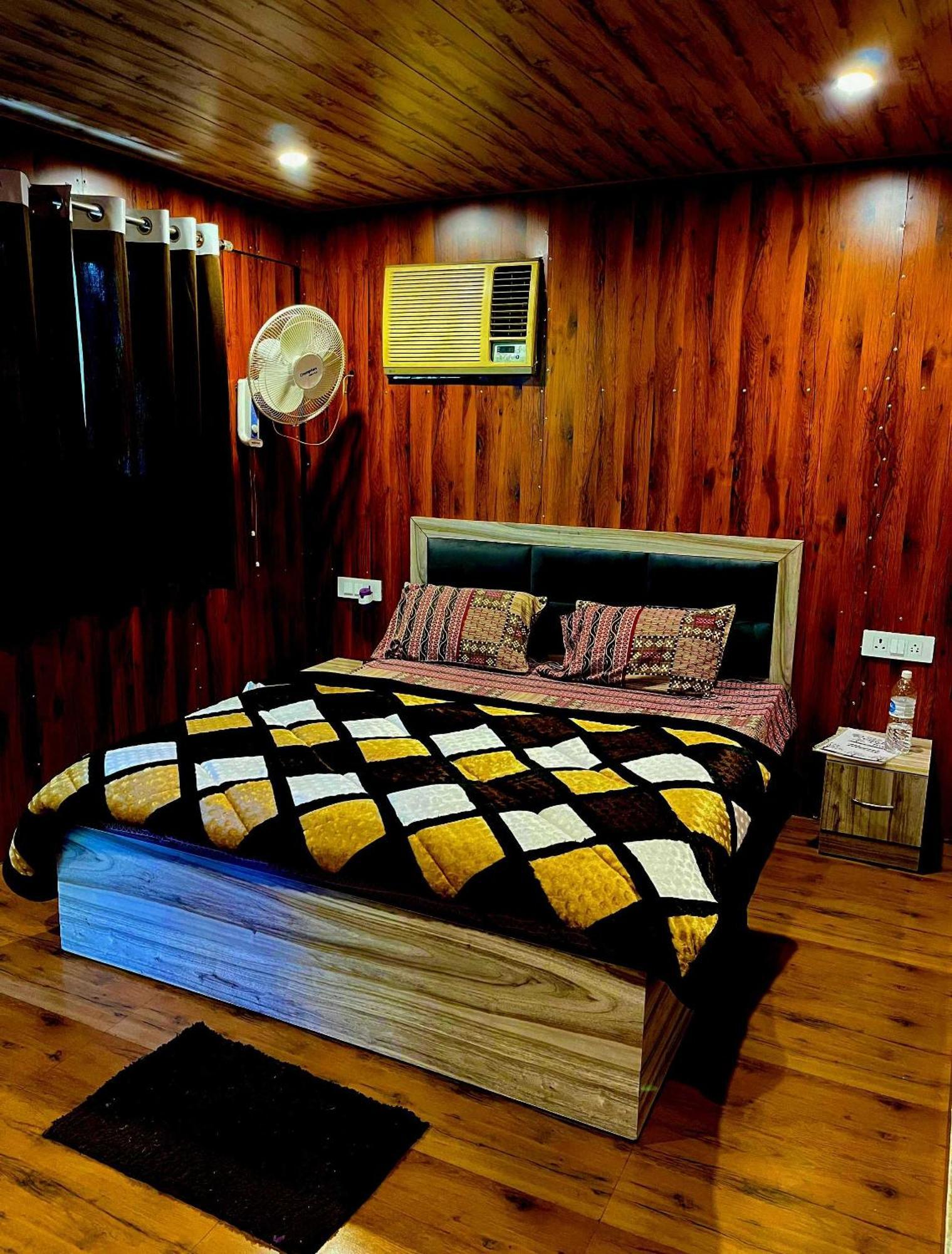Hotel O Royal Tree Cafe And Resort Dehradun Buitenkant foto
