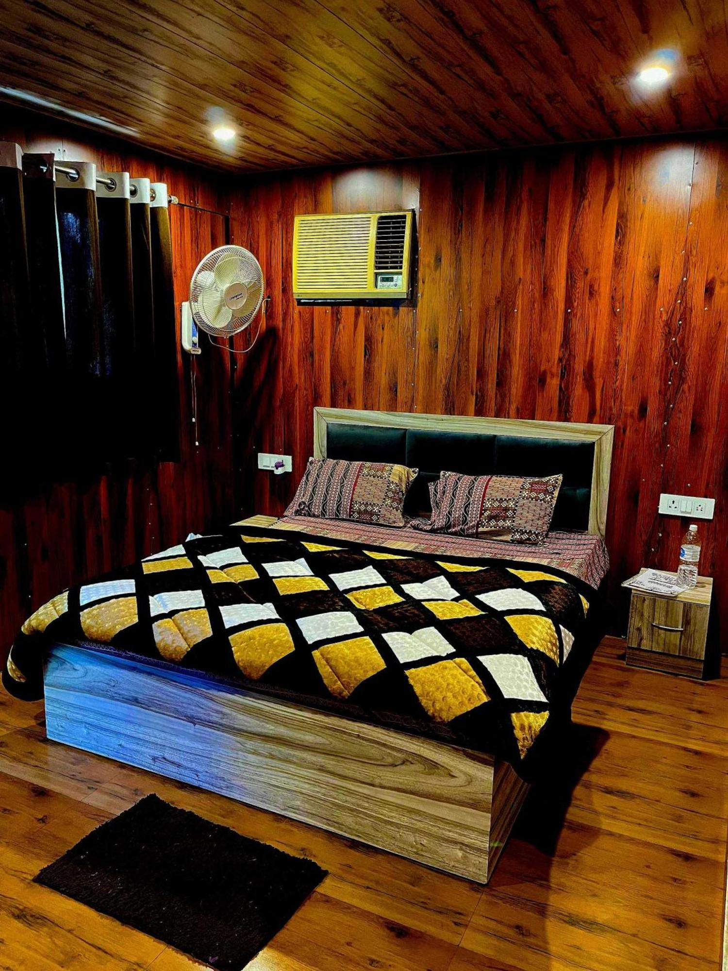 Hotel O Royal Tree Cafe And Resort Dehradun Buitenkant foto